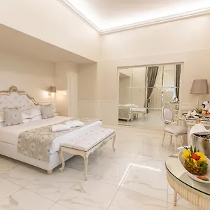 4* מלון The Moon Boutique &
