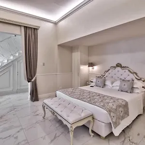 4* מלון The Moon Boutique &