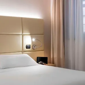 Отель Western Cavalieri Della